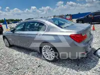 2012 BMW 750 фото
