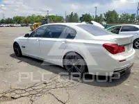 2012 BMW 750 photo