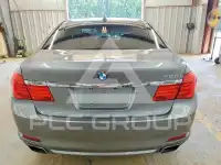 2012 BMW 750 фото