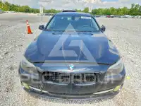 2012 BMW 550 фото