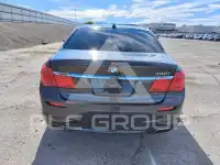 2012 BMW 750 фото