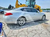 2012 Infinity M56 photo
