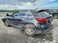 2012 Infinity FX35 photo