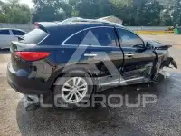 2012 Infinity FX35 photo