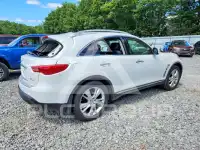 2012 Infinity FX35 photo