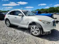2012 Infinity FX35 photo