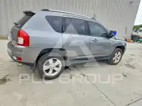 2012 Jeep COMPASS photo