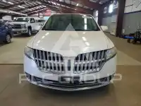 2012 Lincoln MKT photo