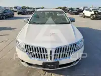 2012 Lincoln MKZ photo