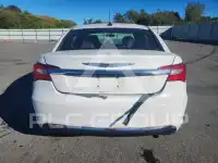 2012 Chrysler 200 photo