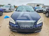 2012 Chrysler 200 photo