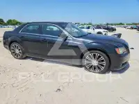 2012 Chrysler 300 photo