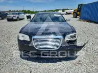 2012 Chrysler 300 фото