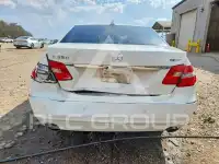 2012 Mercedes Benz E-Class фото