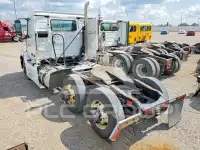 2012 Volvo VNL photo
