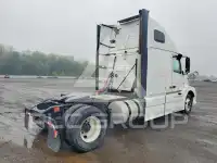 2012 Volvo VNL photo