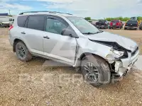 2012 Toyota RAV4 photo