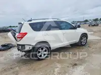 2012 Toyota RAV4 photo