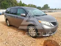 2012 Toyota SIENNA фото