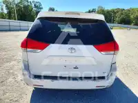2012 Toyota SIENNA фото