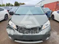 2012 Toyota SIENNA photo