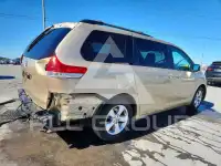 2012 Toyota SIENNA photo