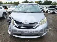 2012 Toyota SIENNA фото