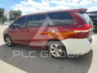 2012 Toyota SIENNA photo