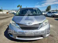 2012 Toyota SIENNA фото