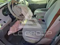 2012 Toyota SIENNA фото