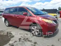 2012 Toyota SIENNA photo