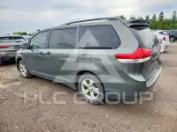 2012 Toyota SIENNA photo