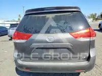 2012 Toyota SIENNA фото