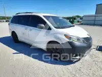 2012 Toyota SIENNA фото