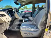 2012 Toyota SIENNA photo