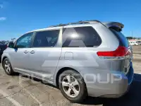2012 Toyota SIENNA фото