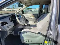 2012 Toyota SIENNA фото