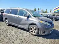 2012 Toyota SIENNA фото