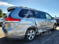2012 Toyota SIENNA фото