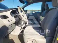 2012 Toyota SIENNA фото