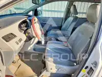 2012 Toyota SIENNA фото