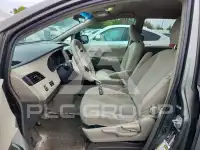 2012 Toyota SIENNA photo