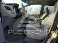 2012 Toyota SIENNA photo