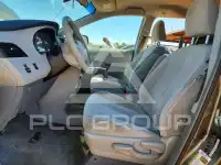 2012 Toyota SIENNA photo