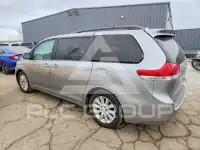 2012 Toyota SIENNA фото
