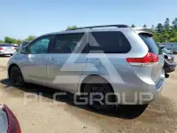 2012 Toyota SIENNA фото
