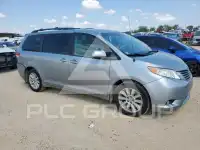 2012 Toyota SIENNA photo