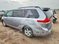 2012 Toyota SIENNA фото
