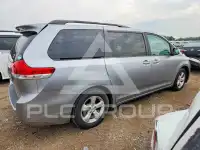 2012 Toyota SIENNA фото
