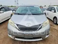 2012 Toyota SIENNA фото